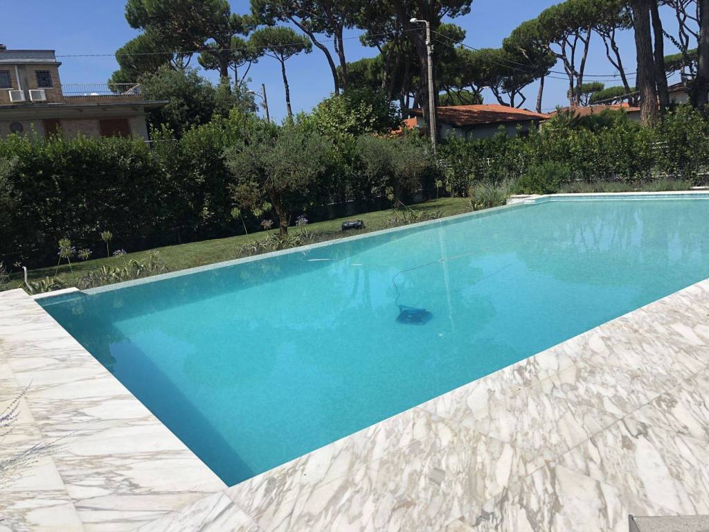Villa a Pietrasanta in Via Tagliamento, 20 - Foto 2