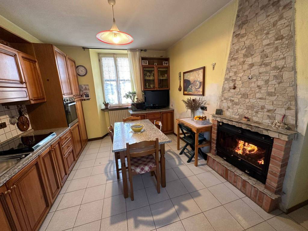 Casa indipendente a Castello di brianza in Via San Lorenzo, 23 - Foto 4
