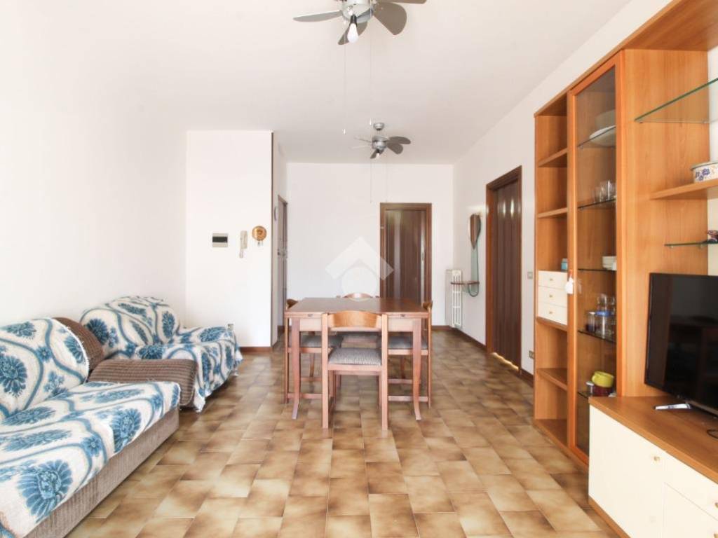 Appartamento a Alba adriatica in Via Sicilia, 21 - Foto 2