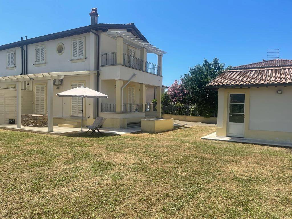 Villa a Camaiore in Via delle Fragole, , 17 - Foto 3