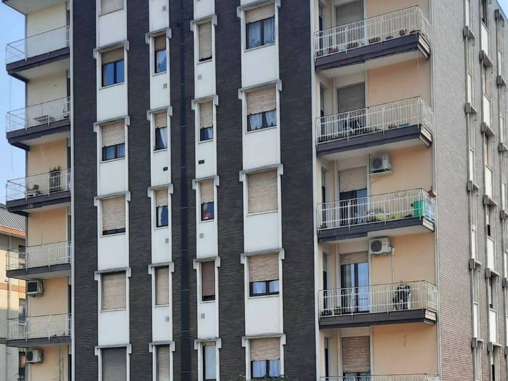 Appartamento a Oleggio in Via Sempione - Foto 2