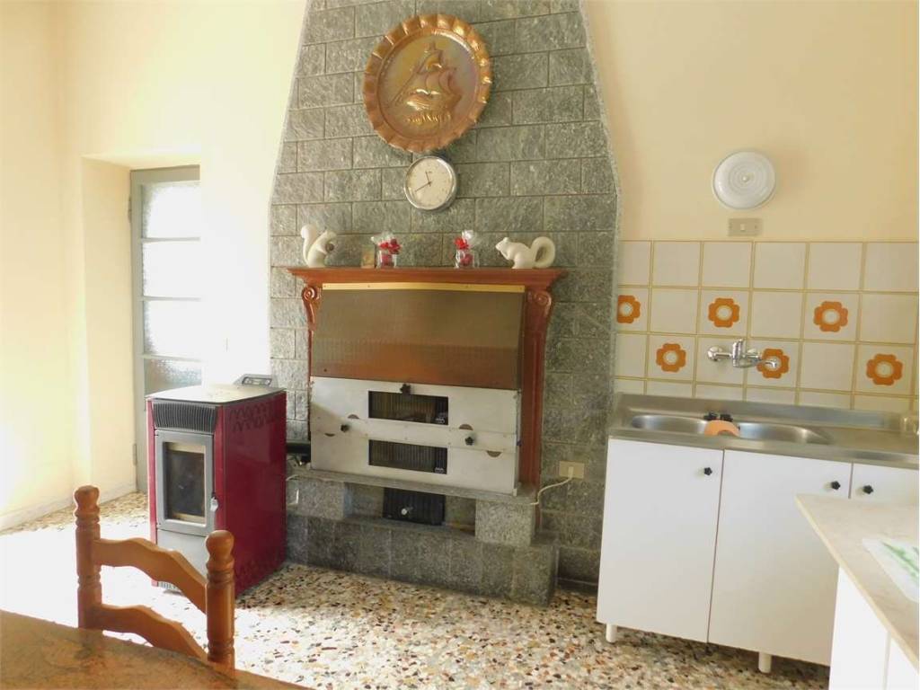 Casa indipendente a Casorate sempione in Via 25 aprile , 37 - Foto 4