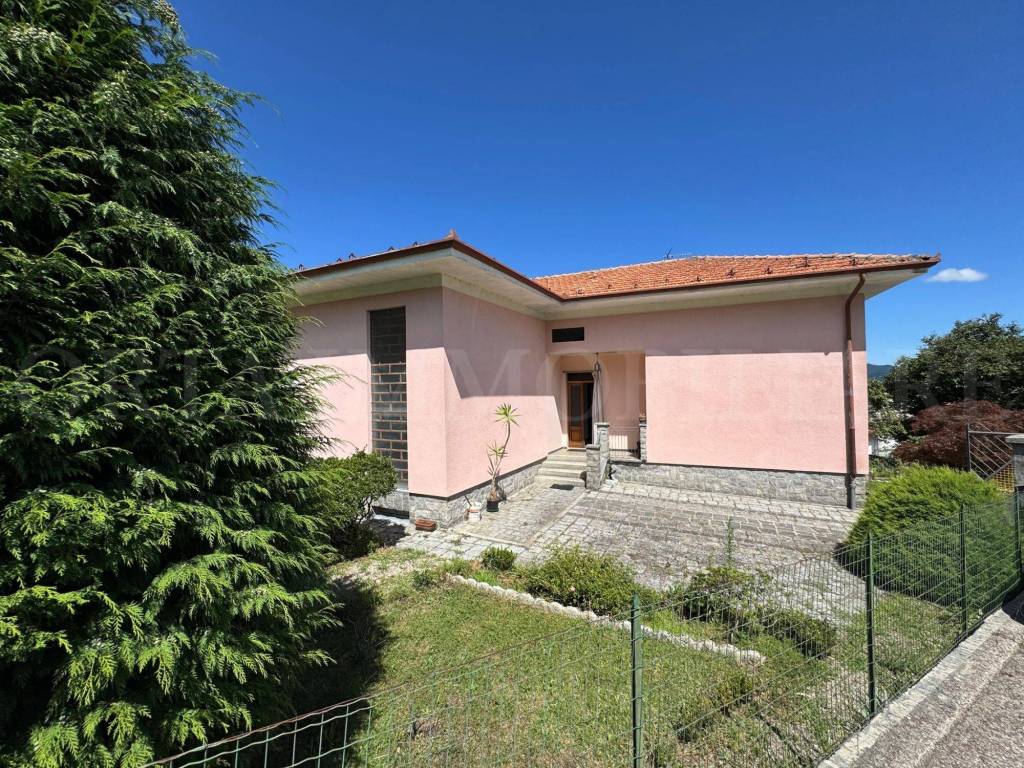 Villa a Madonna del sasso in Via San Carlo, 73 - Foto 2