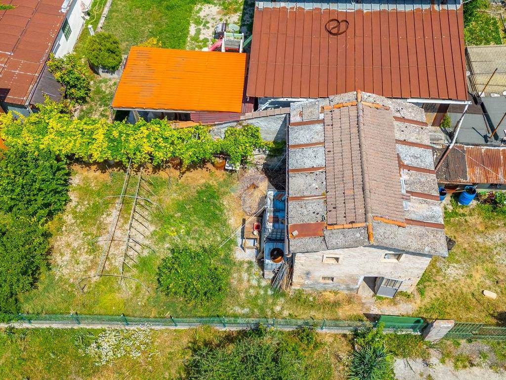 Rustico / casale a Grezzana in Via Villa di Azzago, 23 - Foto 2