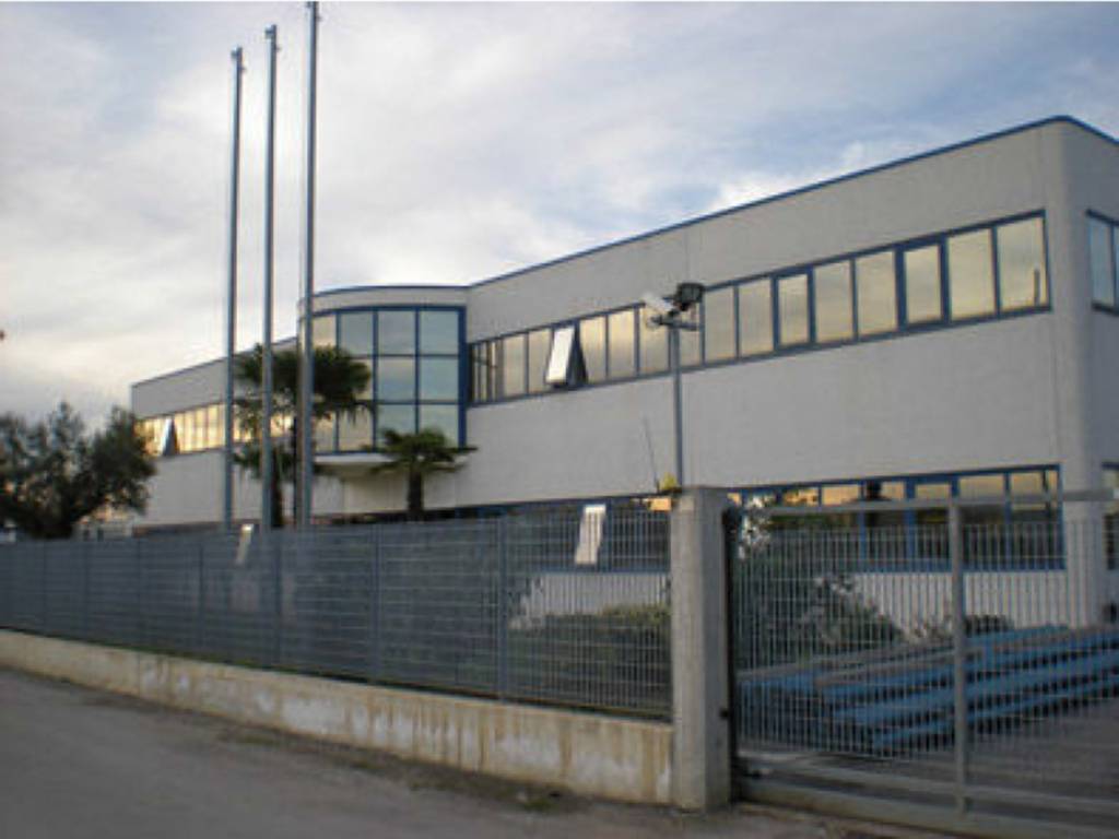 Immobile a Porto recanati in VIA DELL'INDUSTRIA, 9 - Foto 2