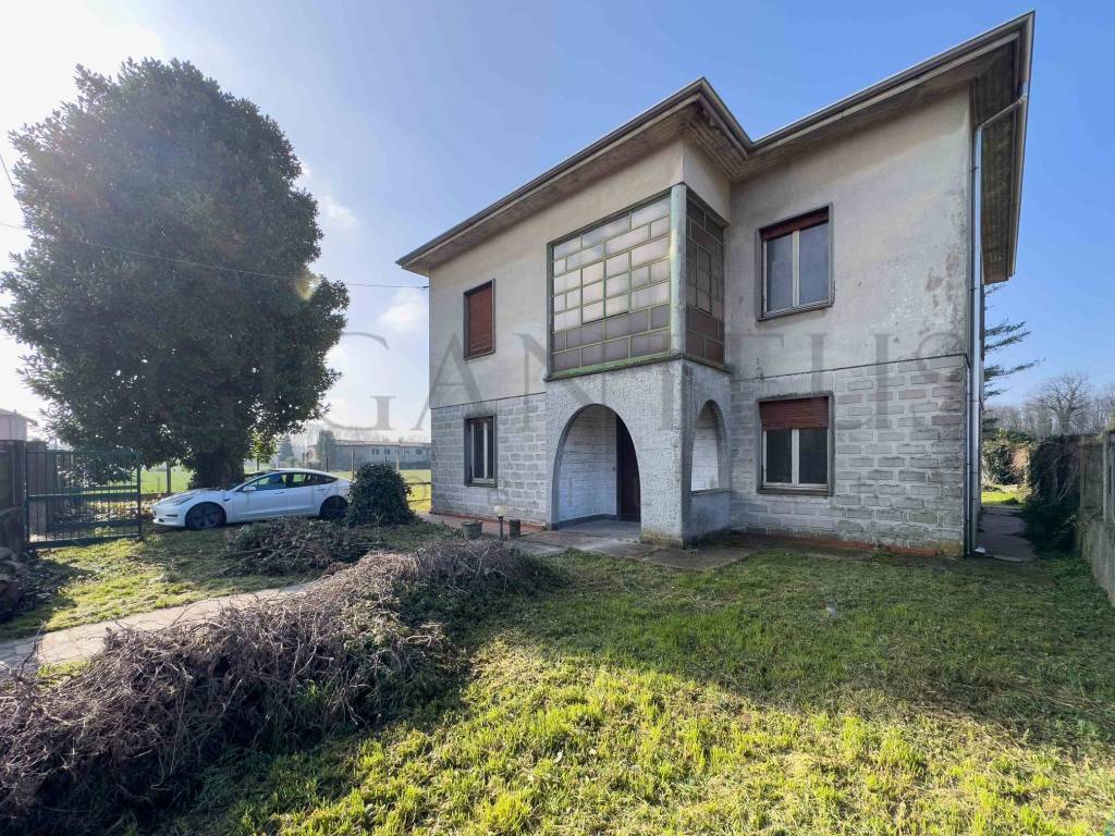 Villa a Lonate ceppino in Via Gerolamo Saporiti, 66 - Foto 2