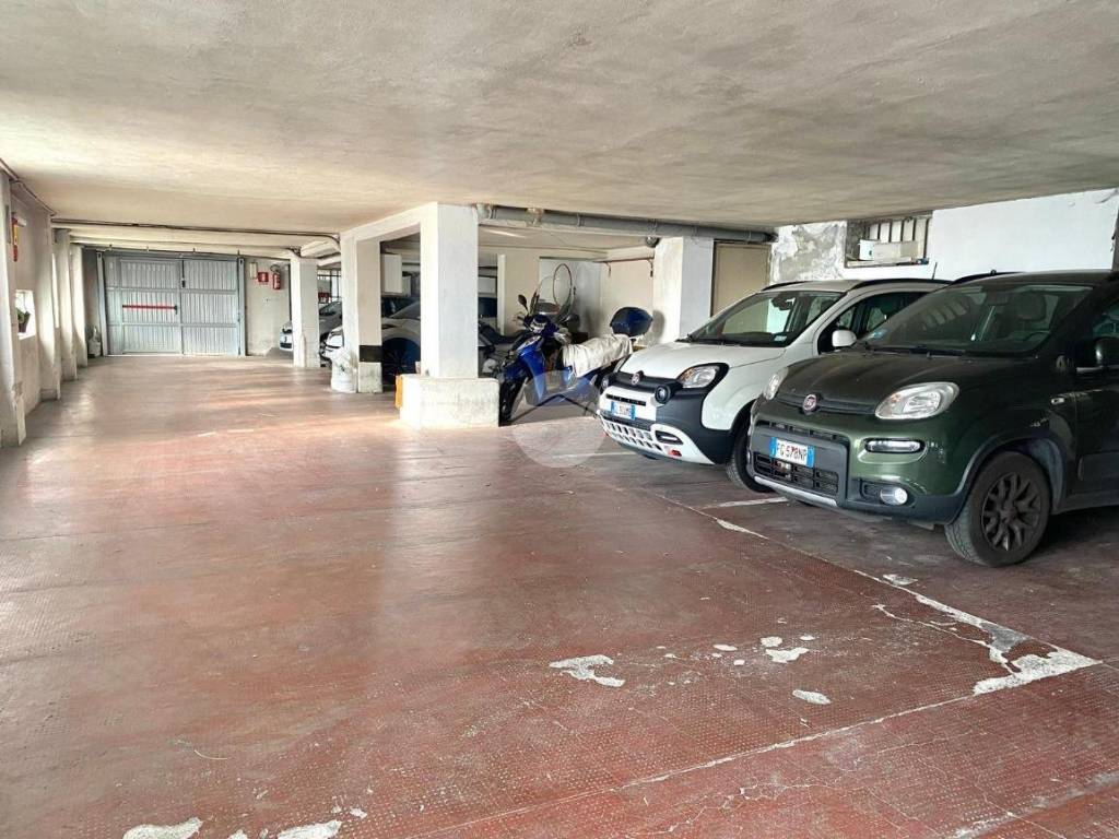 Box / garage a Genova in Posto auto Salita San Barnaba, 28 - Foto 3