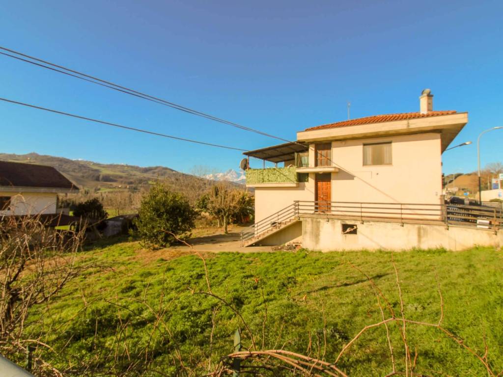 Casa indipendente a Canzano in località Piano di Corte - Foto 3