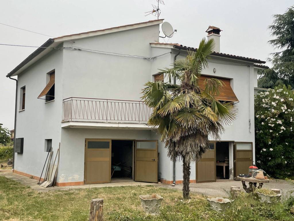 Villa a Monte san savino in Via Don Riccardo Aguzzi, 61 - Foto 2