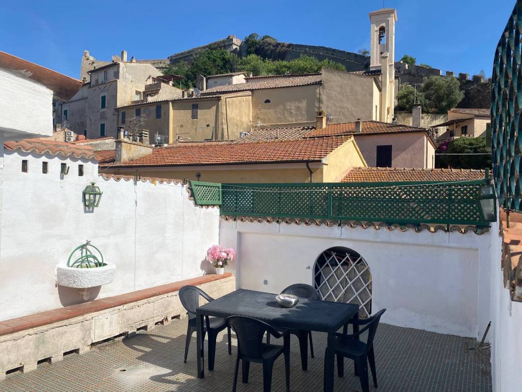 Attico / mansarda a Monte argentario in Monte Argentario, Porto Ercole, PIAZZA SANTA BARBA - Foto 2