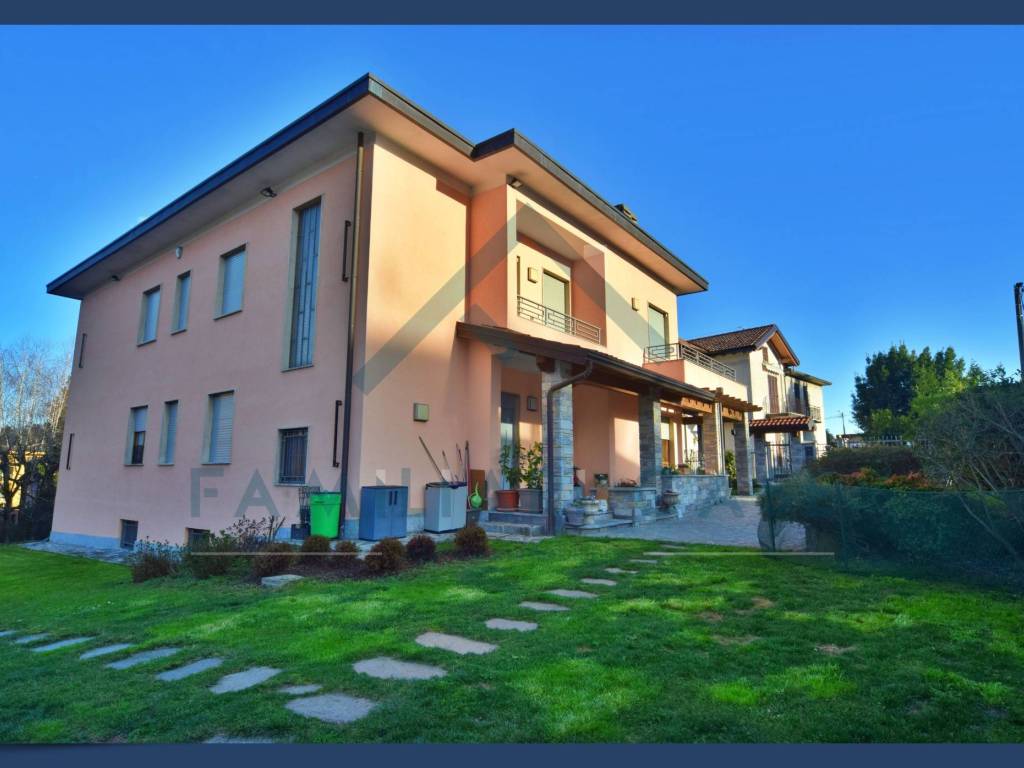 Villa a Azzate in Via Giacomo Matteotti - Foto 3