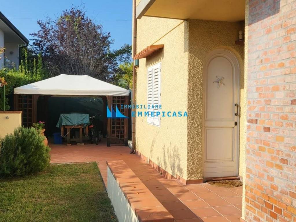 Villetta a schiera a Forte dei marmi in Via L. Viani, - Foto 2