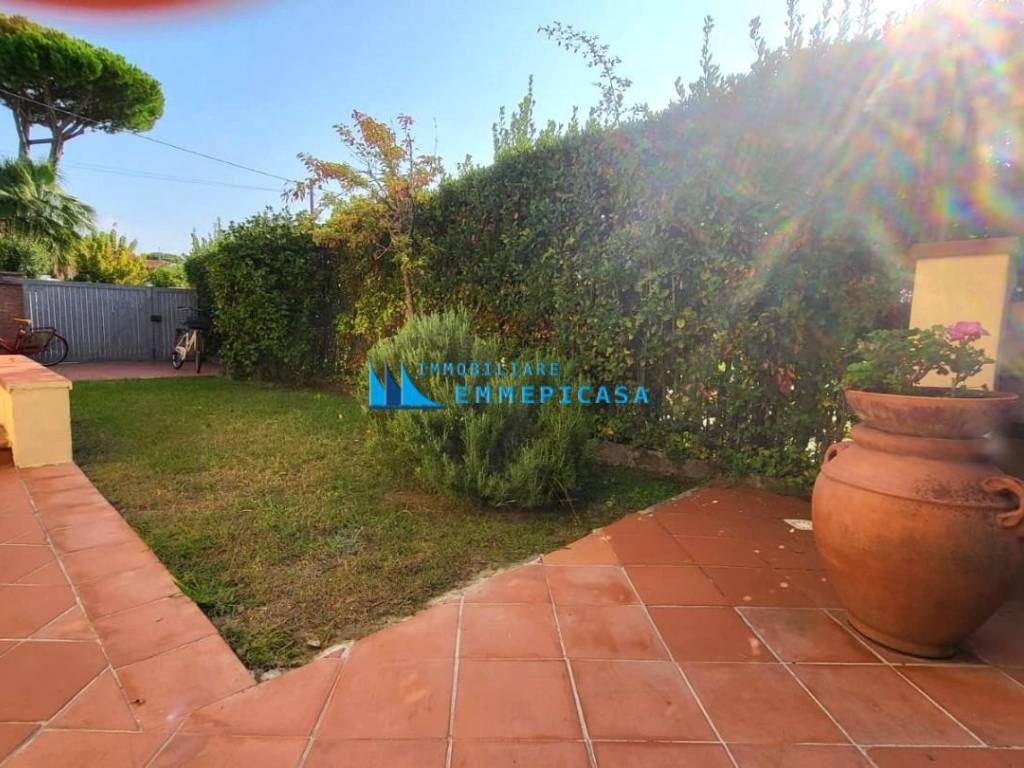 Villetta a schiera a Forte dei marmi in Via L. Viani, - Foto 3