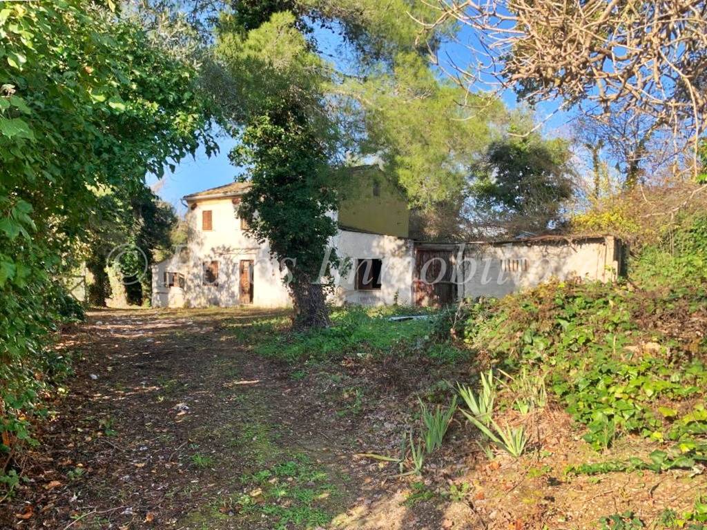 Casa indipendente a Ponzano di fermo in Contrada Capparuccia, 34 - Foto 2
