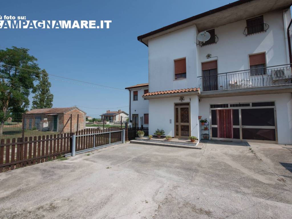 Villa a Codigoro in Località Fronte Secondo Tronco - Foto 2