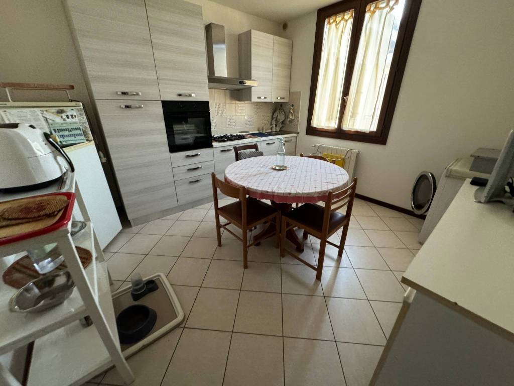 Appartamento a Mirandola in Via Ca' Vecchia, 4 - Foto 2