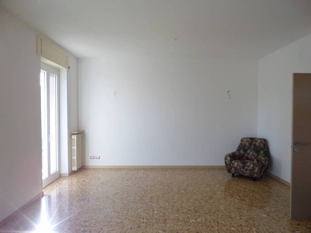 Appartamento a Piacenza in Via Umberto Locati - Foto 2
