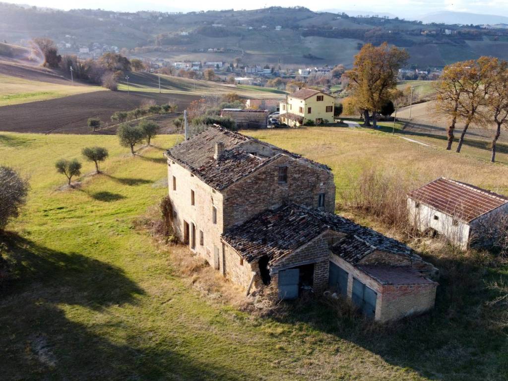 Rustico / casale a Loro piceno in Contrada Fiastra - Foto 5