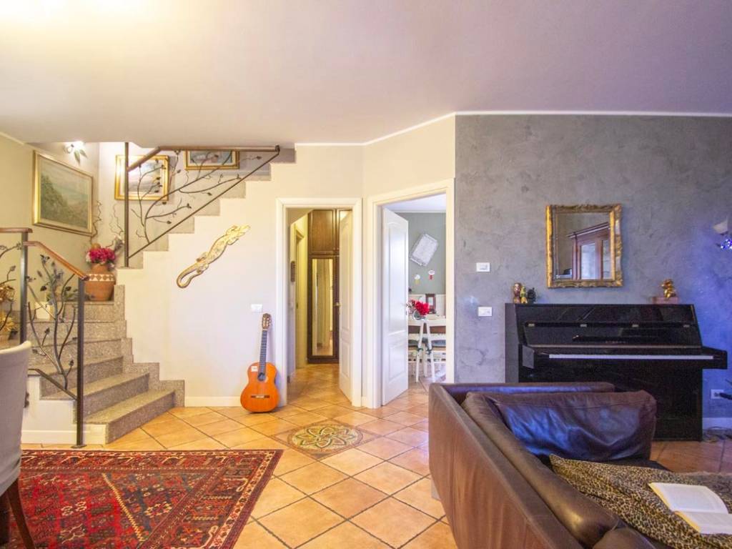 Villa a Zelo buon persico in Via Camillo Benso di Cavour, 5 - Foto 5