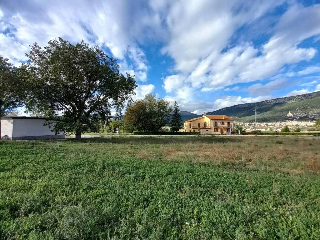 Rustico / casale a L'aquila in Prata D'ansidonia - Foto 2