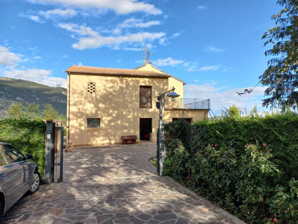 Rustico / casale a L'aquila in Prata D'ansidonia - Foto 4