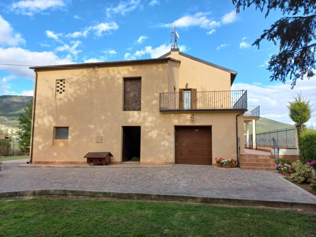 Rustico / casale a L'aquila in Prata D'ansidonia - Foto 5