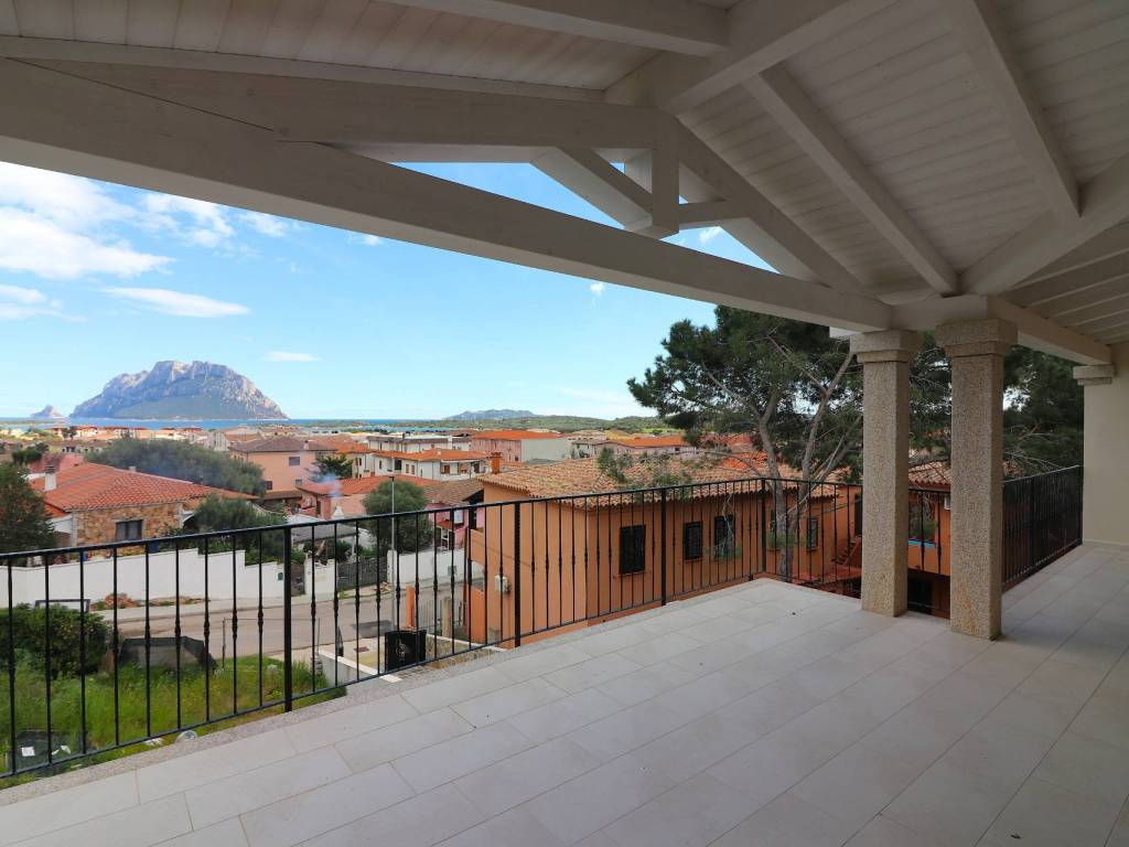 Villa a Loiri porto san paolo in via Tiziano, 2 - Foto 2