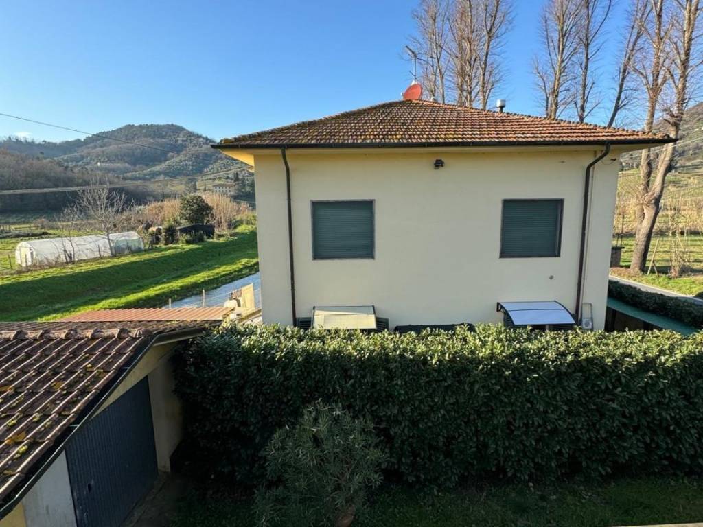 Villetta a schiera a Lucca in Via di Villa Fontana, , 450 - Foto 3