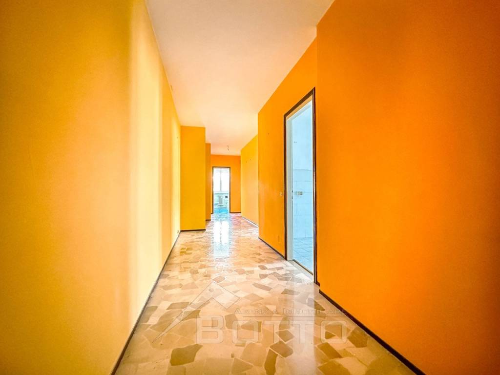 Appartamento a Borgosesia in via XX settembre 33 - Foto 3