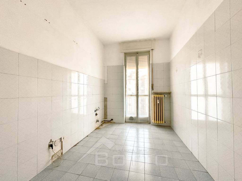 Appartamento a Borgosesia in via XX settembre 33 - Foto 4