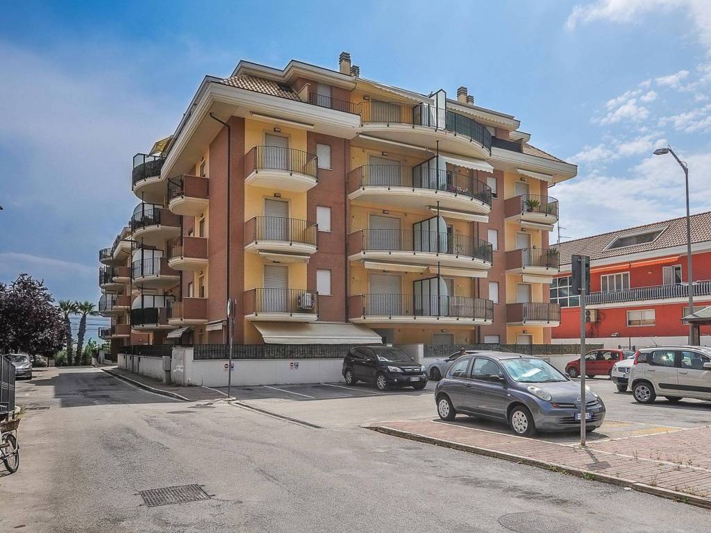 Appartamento a Cupra marittima in Via Don Marcello di Girolami - Foto 2