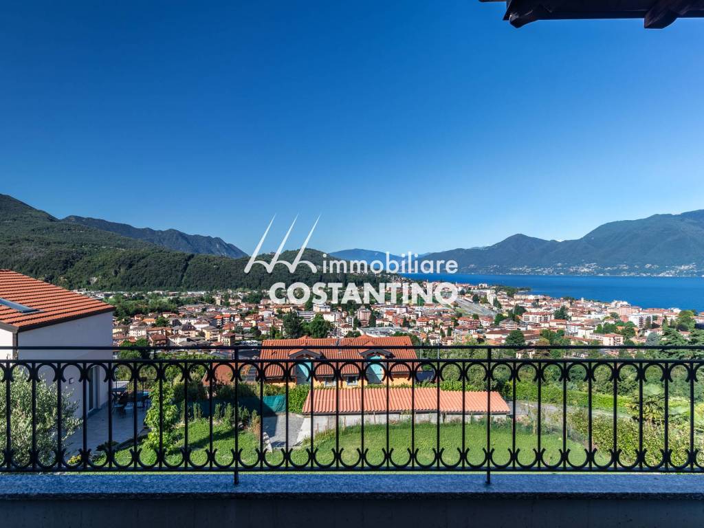 Villa a Luino in Via Moncucco, 47 - Foto 2