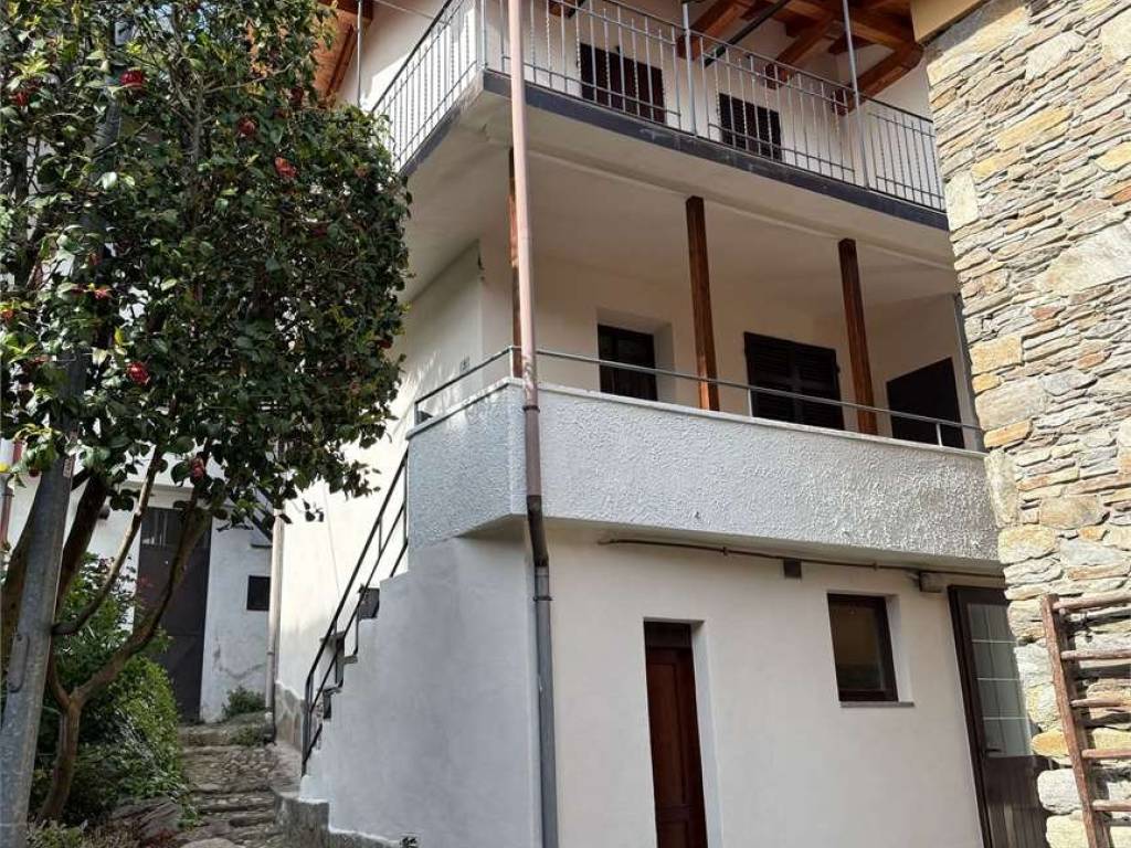 Casa indipendente a Cossogno in Via Forno, 3 - Foto 2