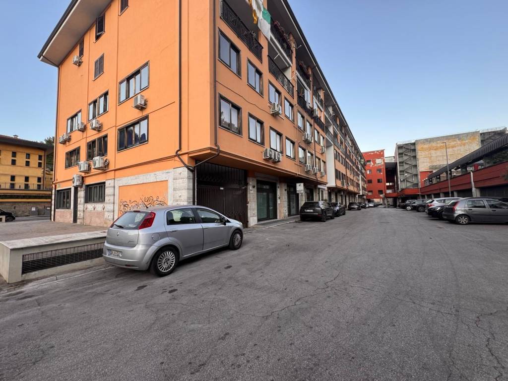 Box / garage a Avellino in Via Luigi Fricchione, 3 - Foto 2