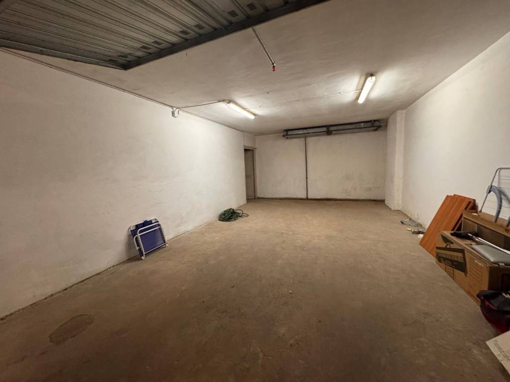 Box / garage a Avellino in Via Luigi Fricchione, 3 - Foto 4
