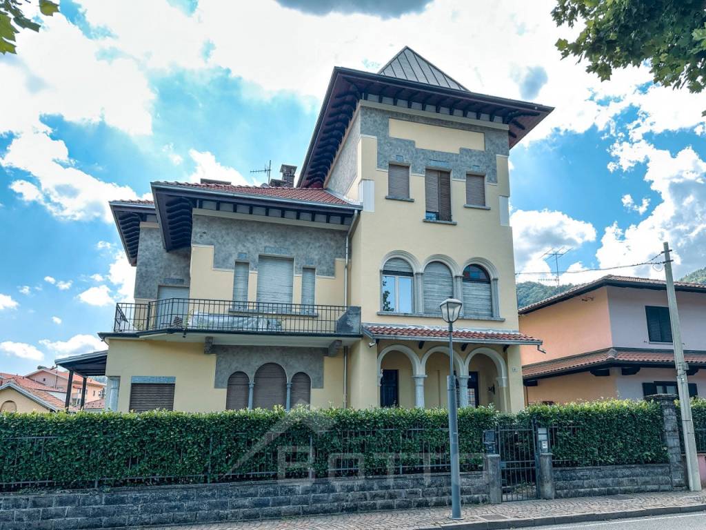 Appartamento a Borgosesia in Viale Rimembranze 7 - Foto 2