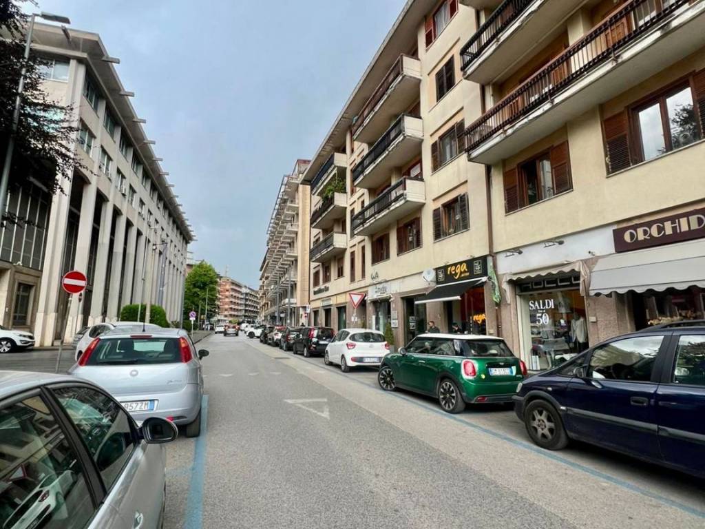 Immobile a Avellino in Piazza Alfredo de Marsico - Foto 5