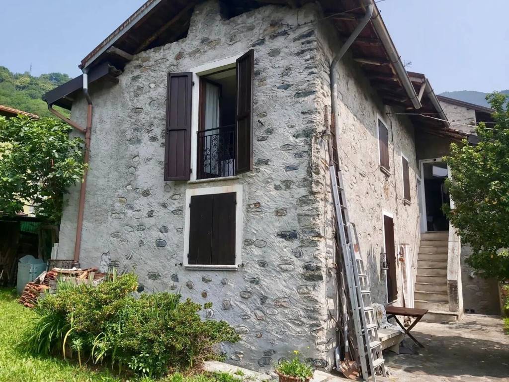 Villa a Gravedona ed uniti in Via Guasto, 4 - Foto 3