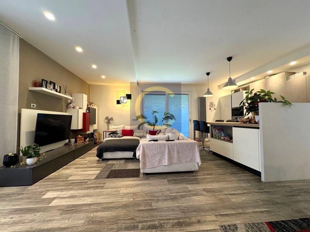 Villa a Oltrona di san mamette in Via Roma - Foto 2