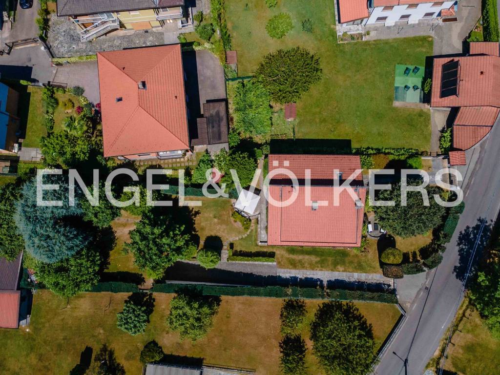 Villa a Besano in Via Oreste Albertini, 12 - Foto 2