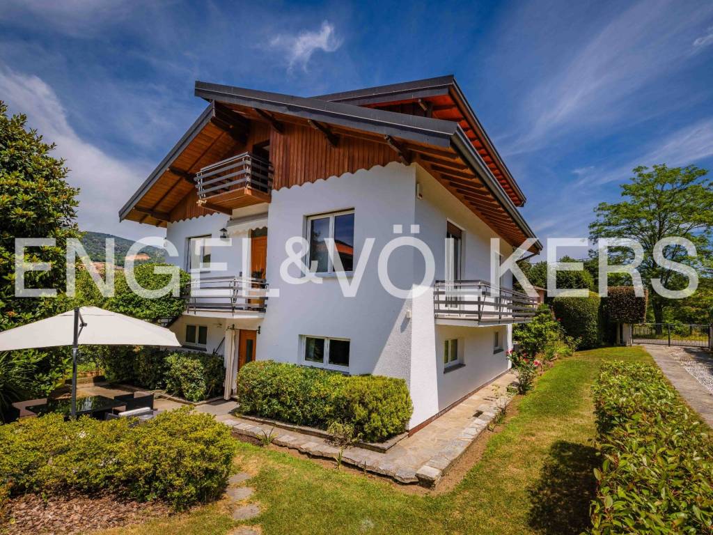 Villa a Besano in Via Oreste Albertini, 12 - Foto 3