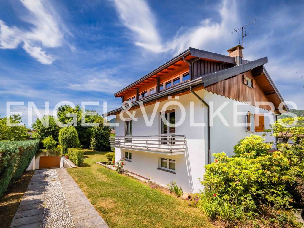 Villa a Besano in Via Oreste Albertini, 12 - Foto 5