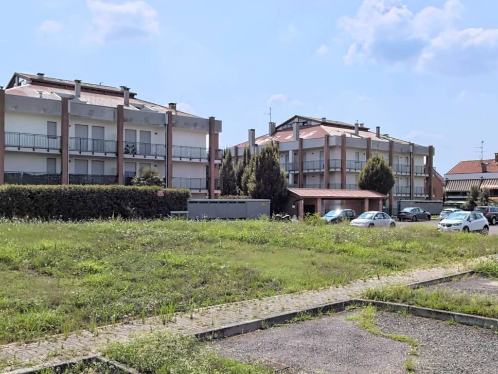 Appartamento a Cardano al campo in Via Cadore, 24 - Foto 2