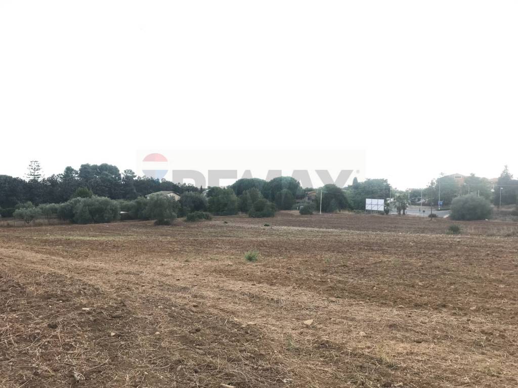 Terreno a Caltagirone in Via Monsignor Sturzo, 21 - Foto 2