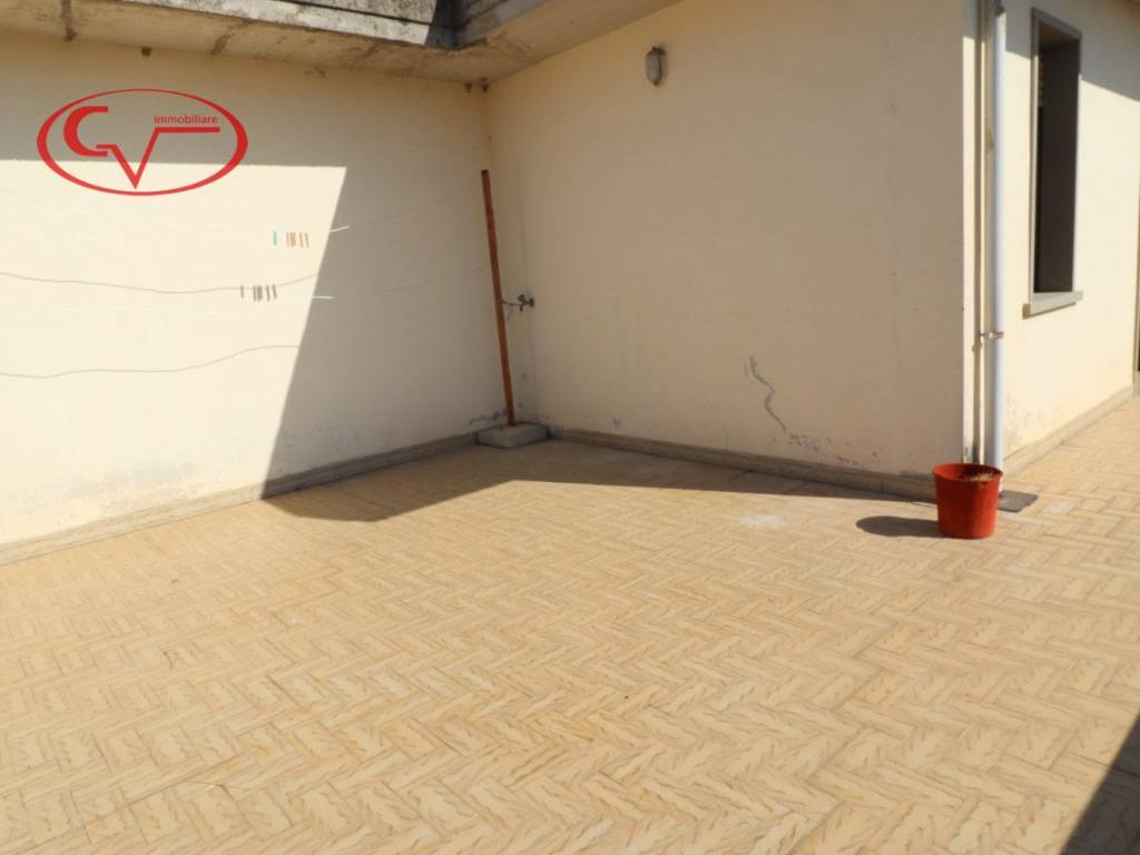 Appartamento a Montevarchi in Piazza di Levanella - Foto 5