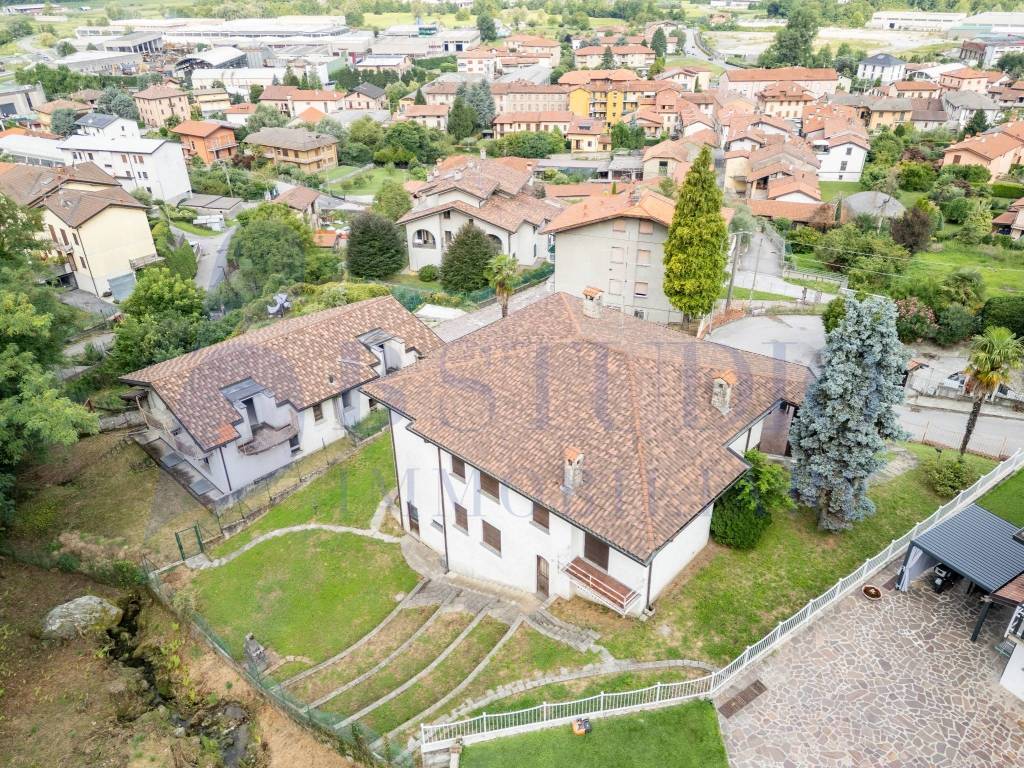 Villa a Dolzago in Via Don E. Ronchi, 18 - Foto 3