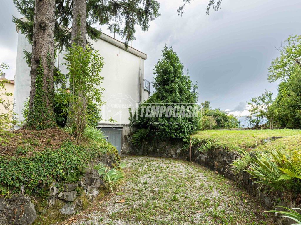 Villa a Oggiono in Via per Galbiate - Foto 2