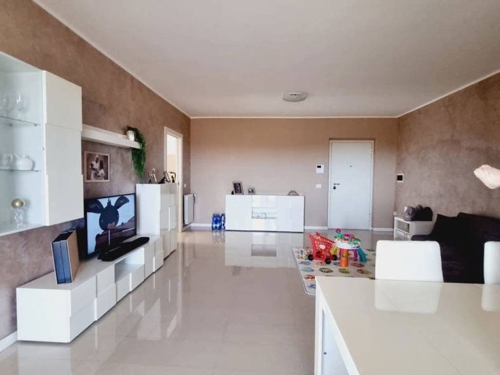 Appartamento a Aprilia in VIA EDUARDO DE FILIPPO, 14 - Foto 2