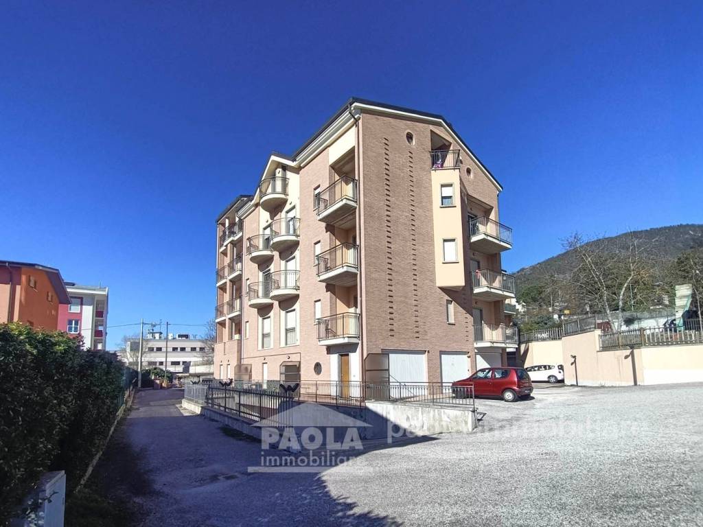 Appartamento a L'aquila in Via Antica Arischia - Foto 2