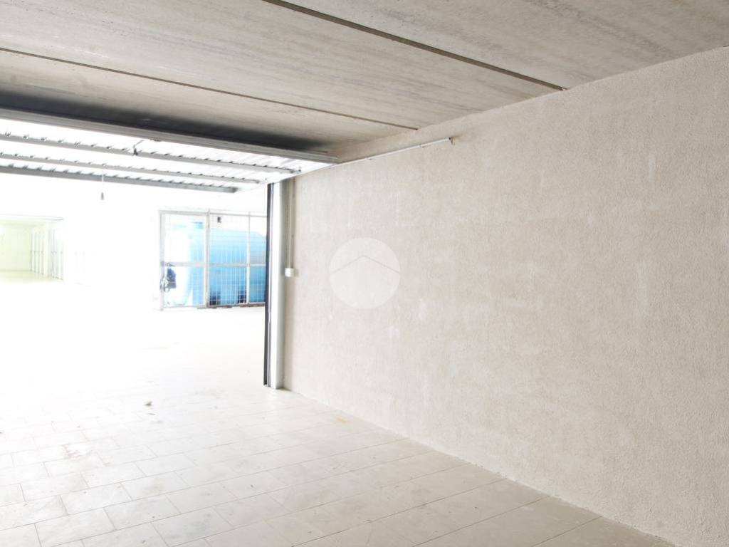 Box / garage a Alba adriatica in Garage Via Cavour, 75 - Foto 3